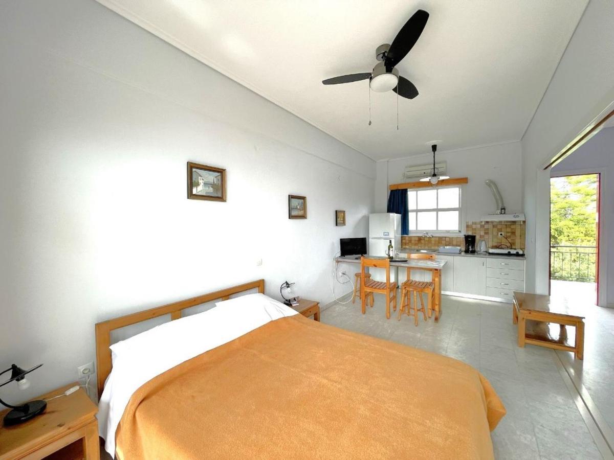 Theodora Apartments Avía 외부 사진