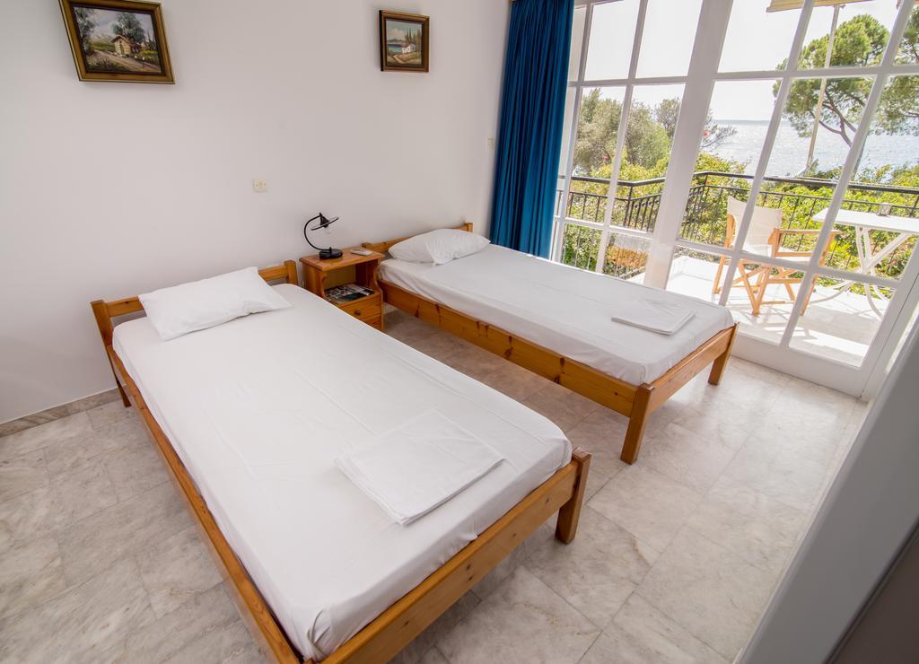 Theodora Apartments Avía 외부 사진